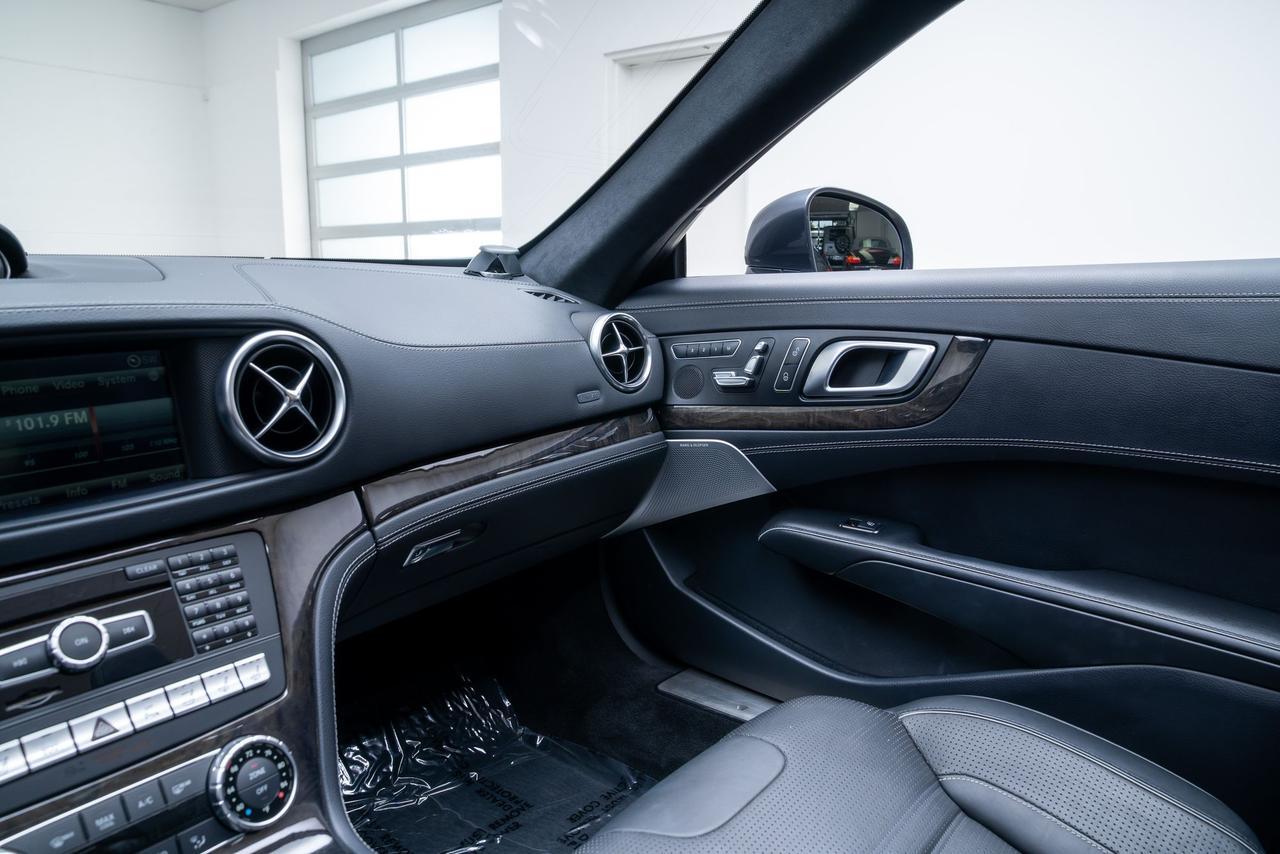 2014 Mercedes-Benz SL-Class SL 63 AMG&reg; AMG Performance Package / Carbon Ceramic Brakes Portland OR