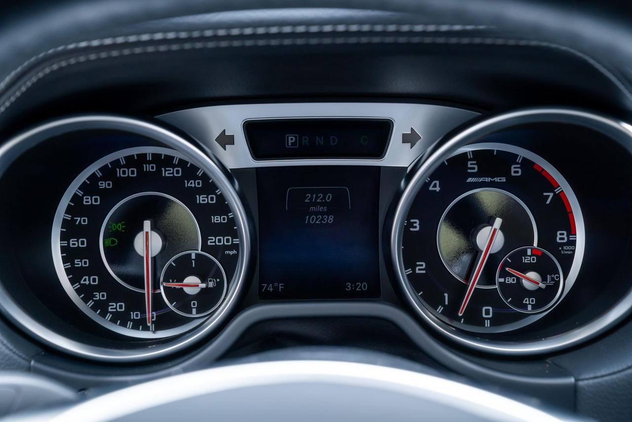 2014 Mercedes-Benz SL-Class SL 63 AMG&reg; AMG Performance Package / Carbon Ceramic Brakes Portland OR
