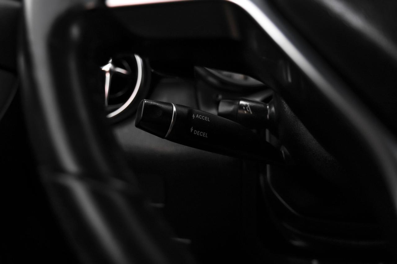 2014 Mercedes-Benz SLK 250 SPORT PKG PREMIUM PKG AIRSCARF PANORAMA HARMAN KARDON SOUND LEAT Carrollton TX