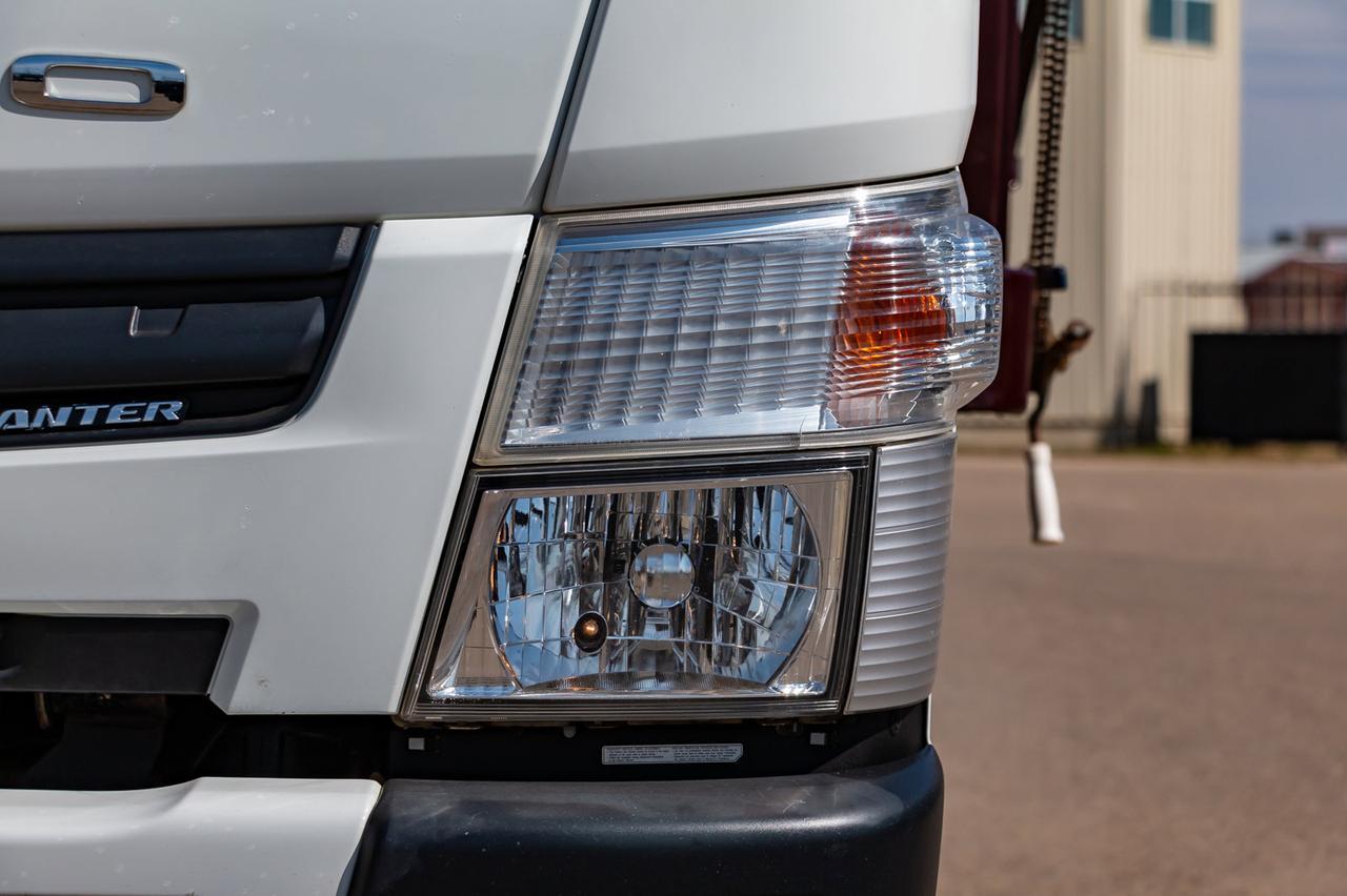 2014 Mitsubishi Fuso 4x4 FG Canter Box & Hoist Diesel Red Deer AB