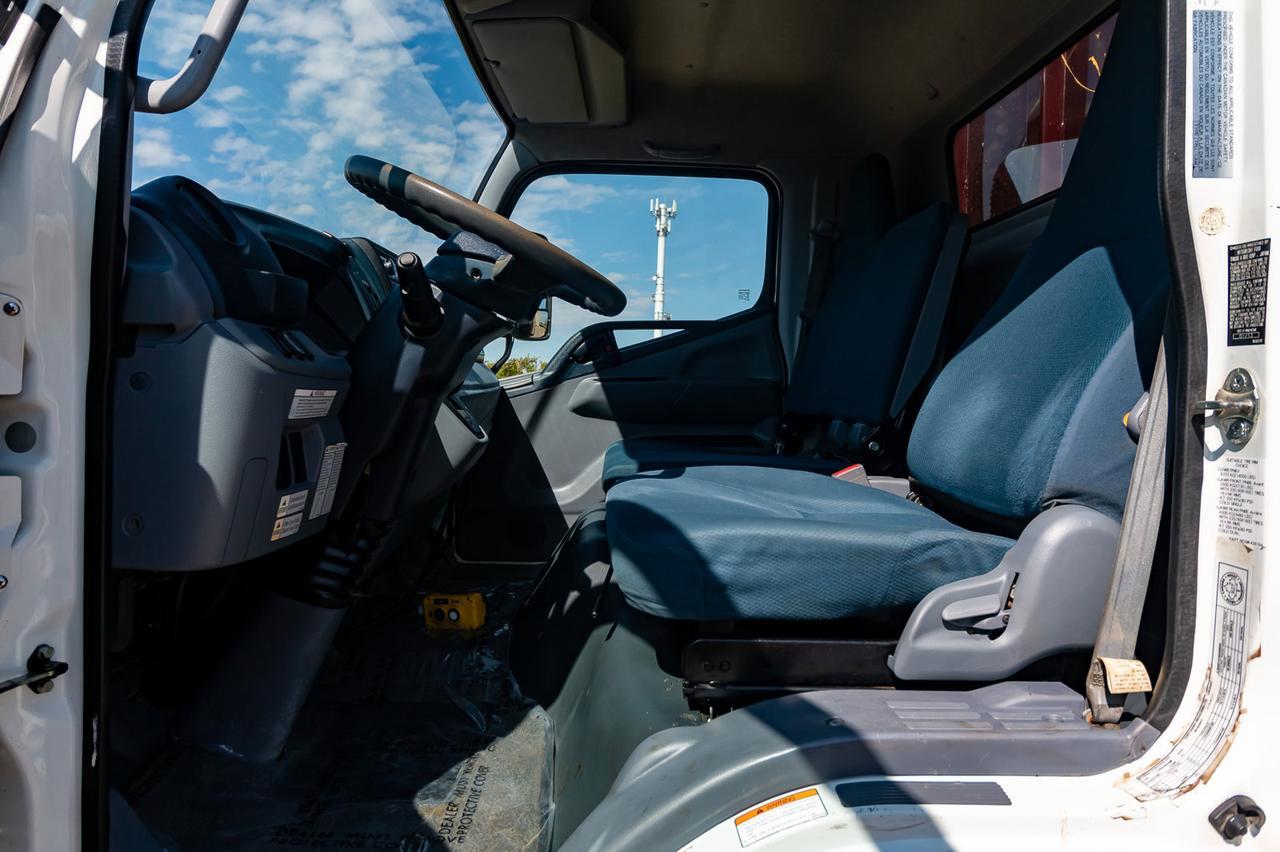 2014 Mitsubishi Fuso 4x4 FG Canter Box & Hoist Diesel Red Deer AB