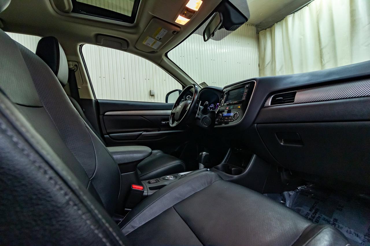 2014 Mitsubishi Outlander AWD GT Leather Roof Nav BCam Red Deer AB