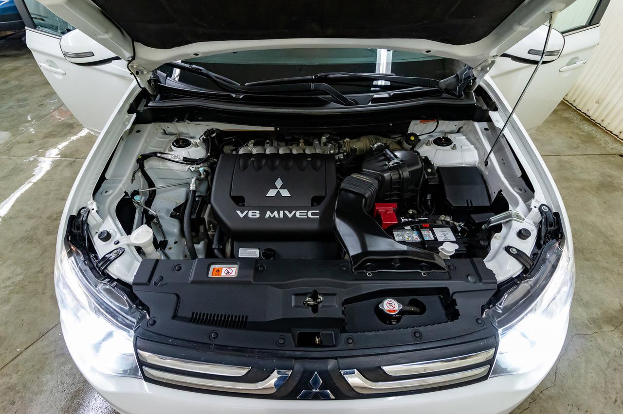 2014 Mitsubishi Outlander AWD GT Leather Roof Nav BCam Red Deer AB