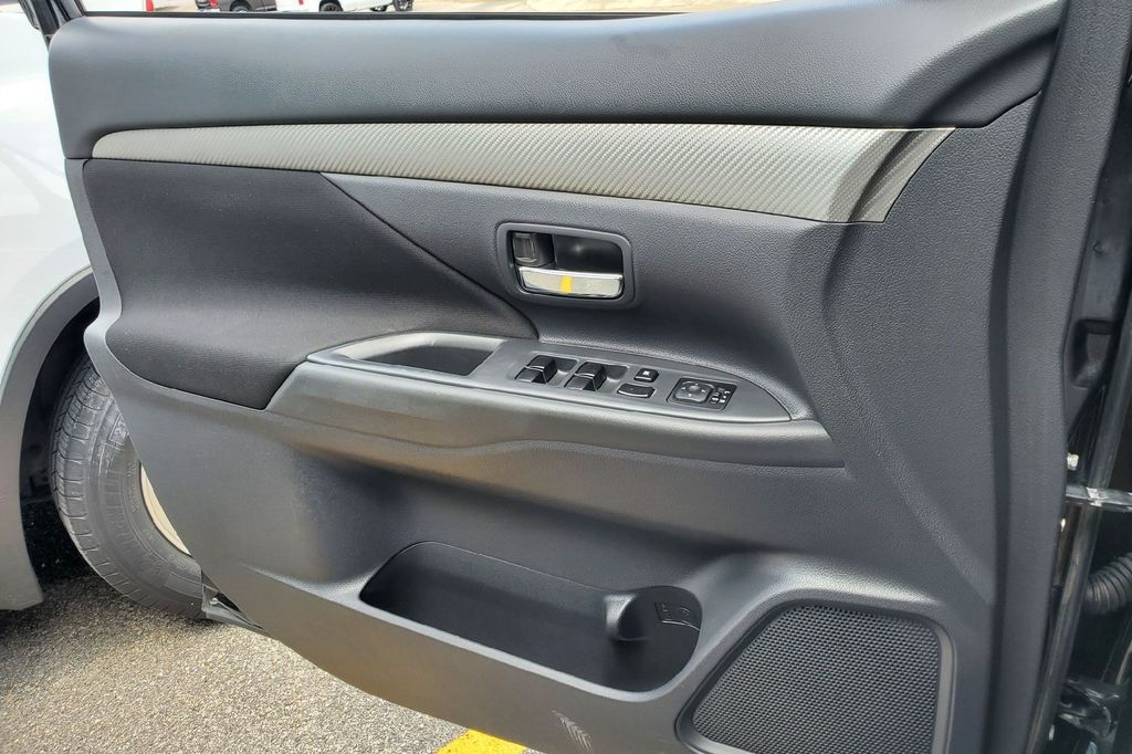 2014 Mitsubishi Outlander ES Hondo TX