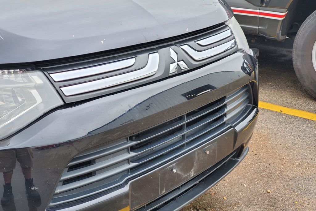 2014 Mitsubishi Outlander ES