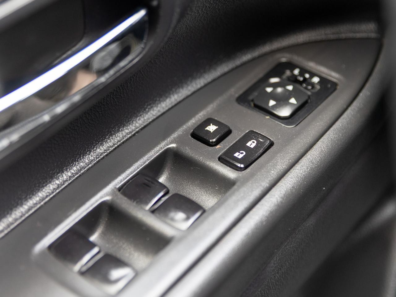2014 Mitsubishi Outlander ES 7-Passenger Cranberry PA