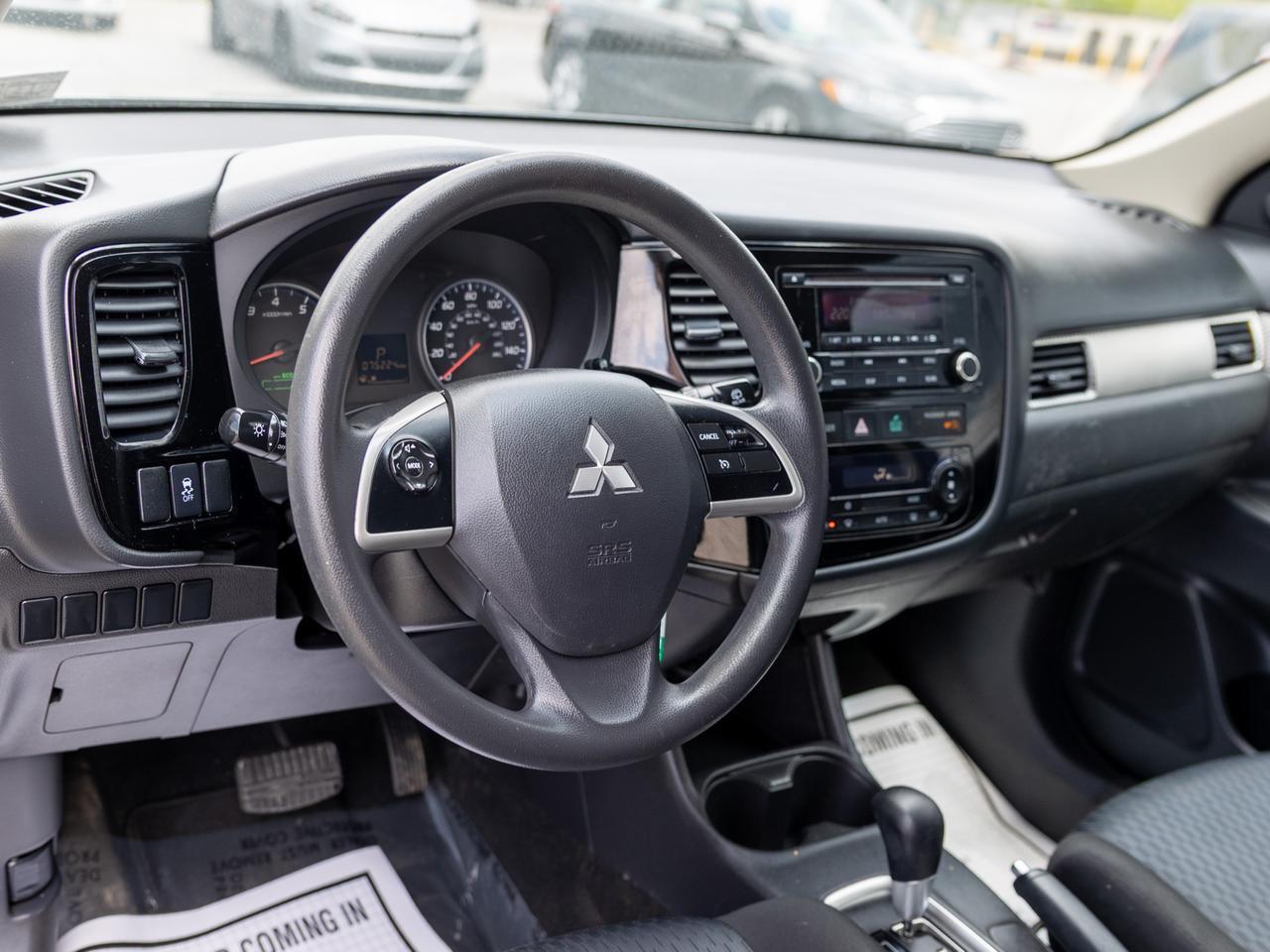 2014 Mitsubishi Outlander ES 7-Passenger Cranberry PA