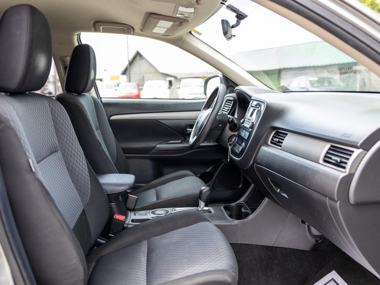 2014 Mitsubishi Outlander ES 7-Passenger Cranberry PA