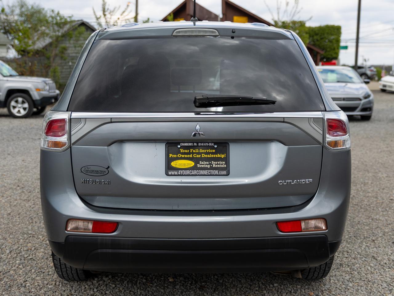 2014 Mitsubishi Outlander ES 7-Passenger Cranberry PA
