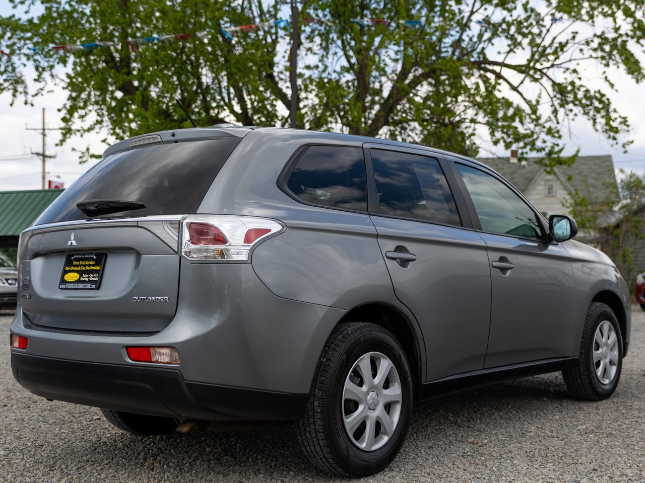 2014 Mitsubishi Outlander ES 7-Passenger Cranberry PA