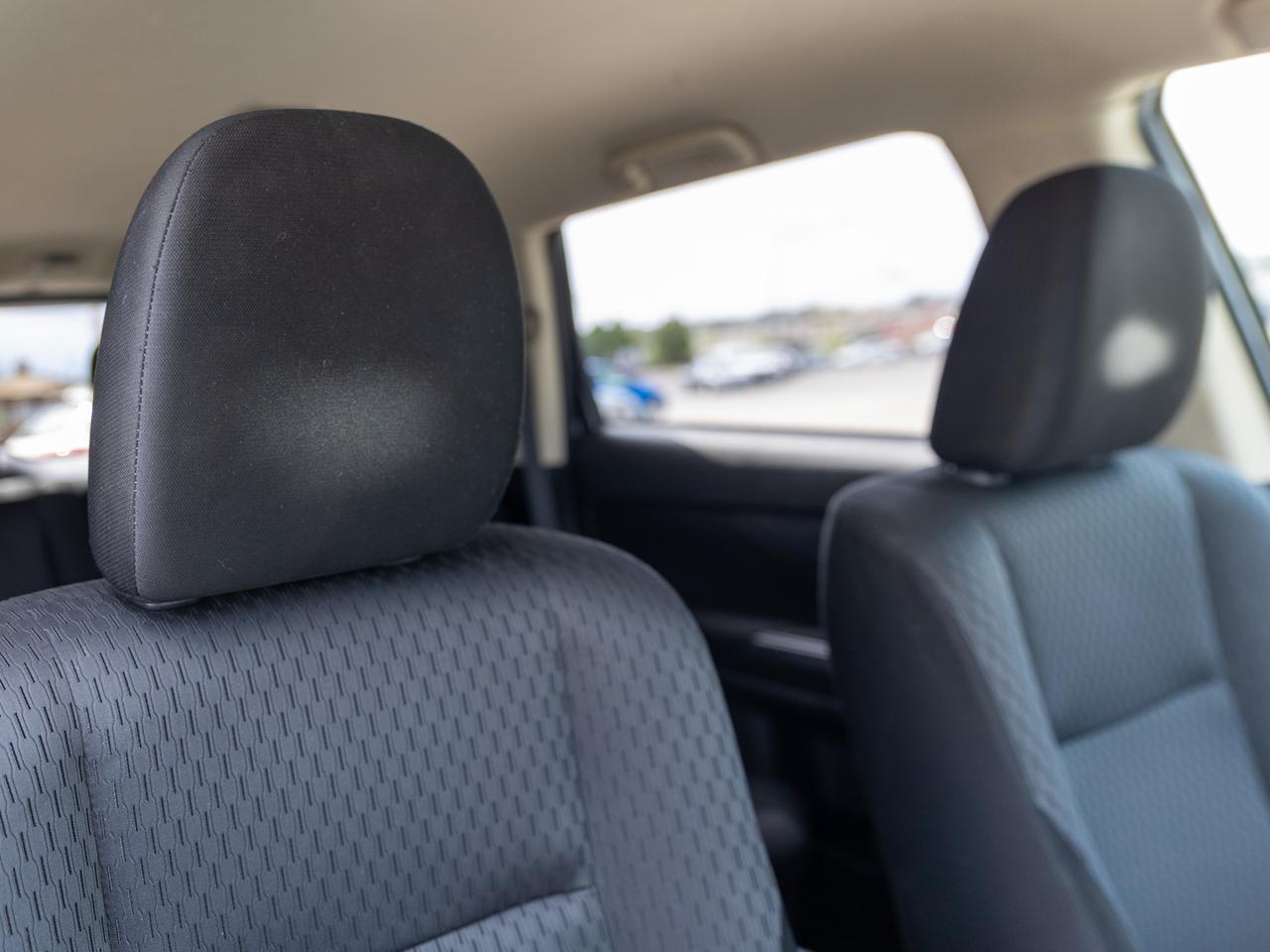 2014 Mitsubishi Outlander ES 7-Passenger Cranberry PA