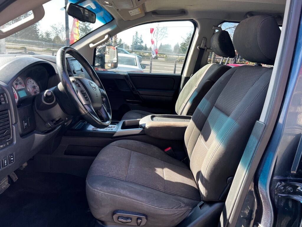 2014 NISSAN TITAN SV Des Moines WA