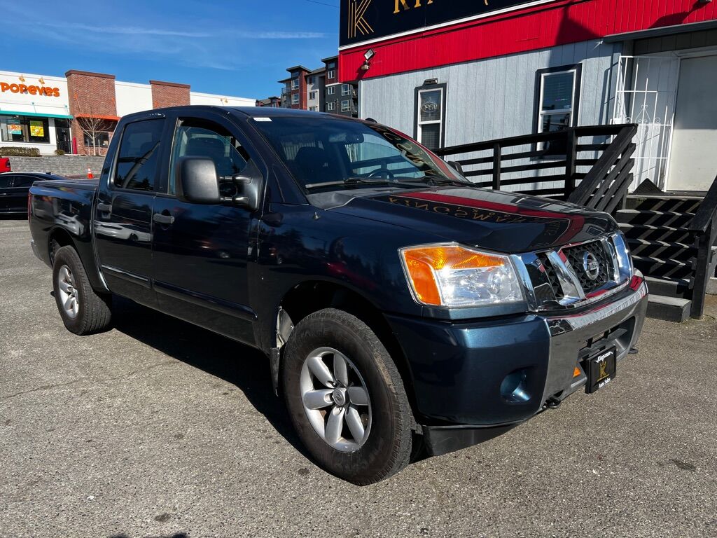 2014 NISSAN TITAN SV