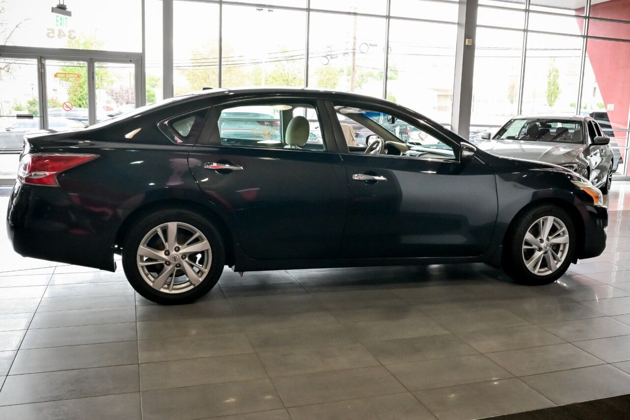 2014 Nissan Altima 2.5 SV photo 4