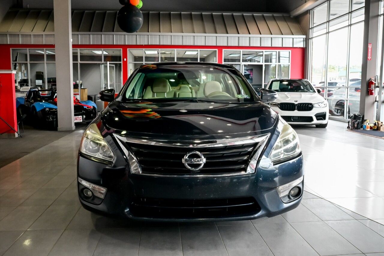 2014 Nissan Altima 2.5 SV photo 2