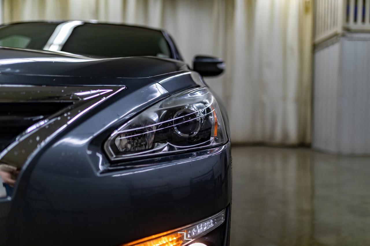 2014 Nissan Altima SL Leather Roof Nav BCam Red Deer AB