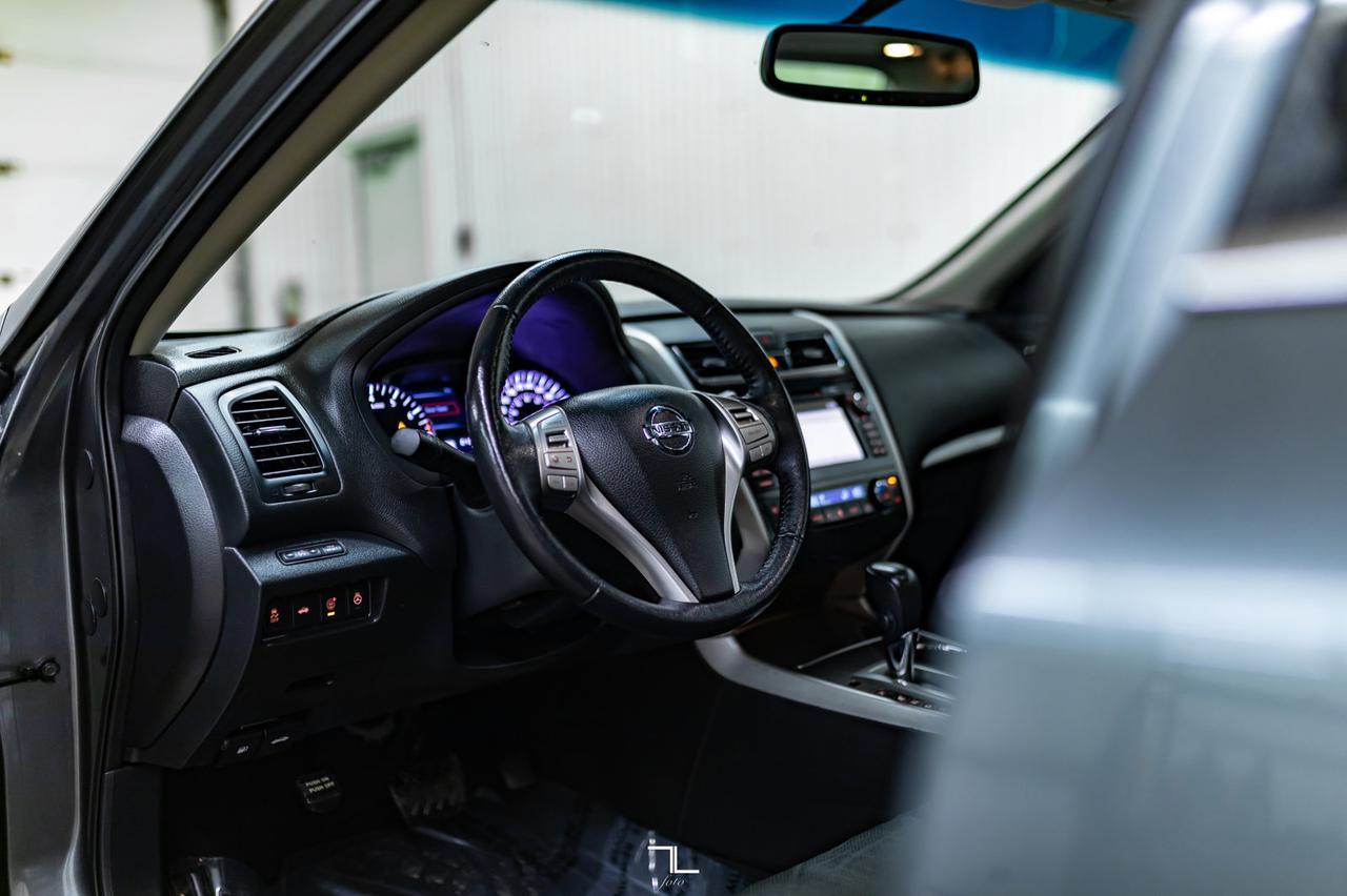 2014 Nissan Altima SL Leather Roof Nav BCam Red Deer AB