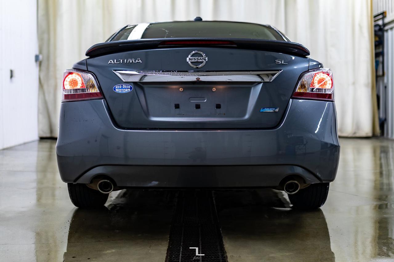 2014 Nissan Altima SL Leather Roof Nav BCam Red Deer AB