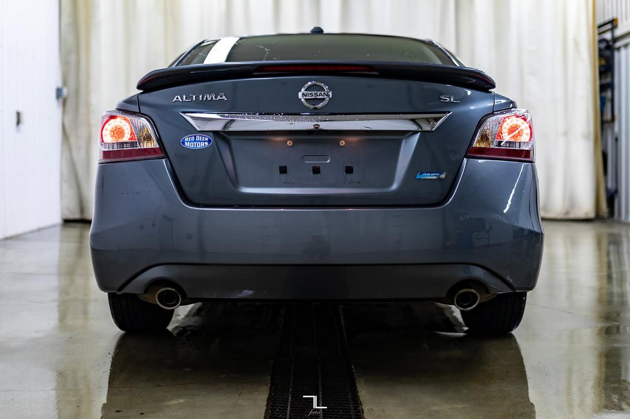 2014 Nissan Altima SL Leather Roof Nav BCam Red Deer AB