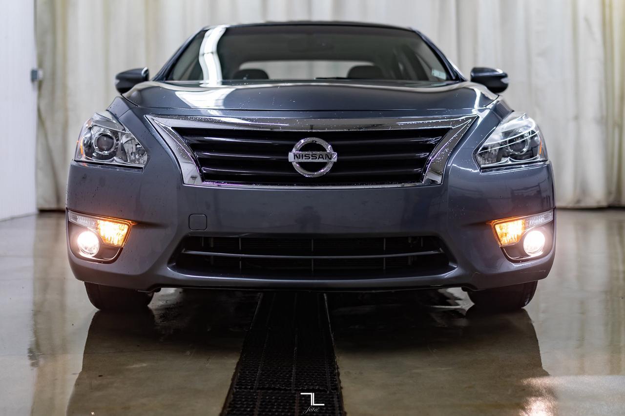 2014 Nissan Altima SL Leather Roof Nav BCam Red Deer AB