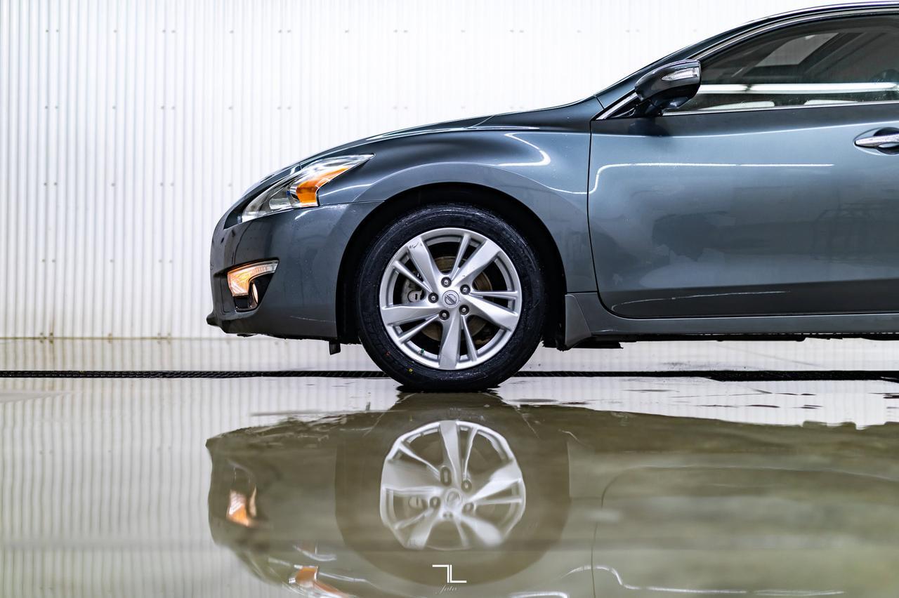 2014 Nissan Altima SL Leather Roof Nav BCam Red Deer AB