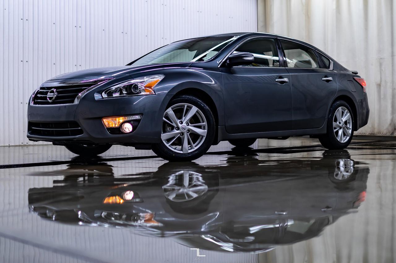 2014 Nissan Altima SL Leather Roof Nav BCam Red Deer AB