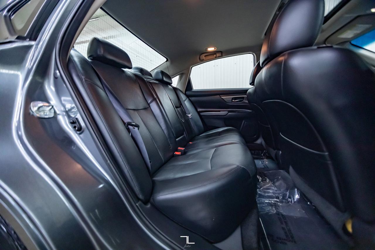 2014 Nissan Altima SL Leather Roof Nav BCam Red Deer AB