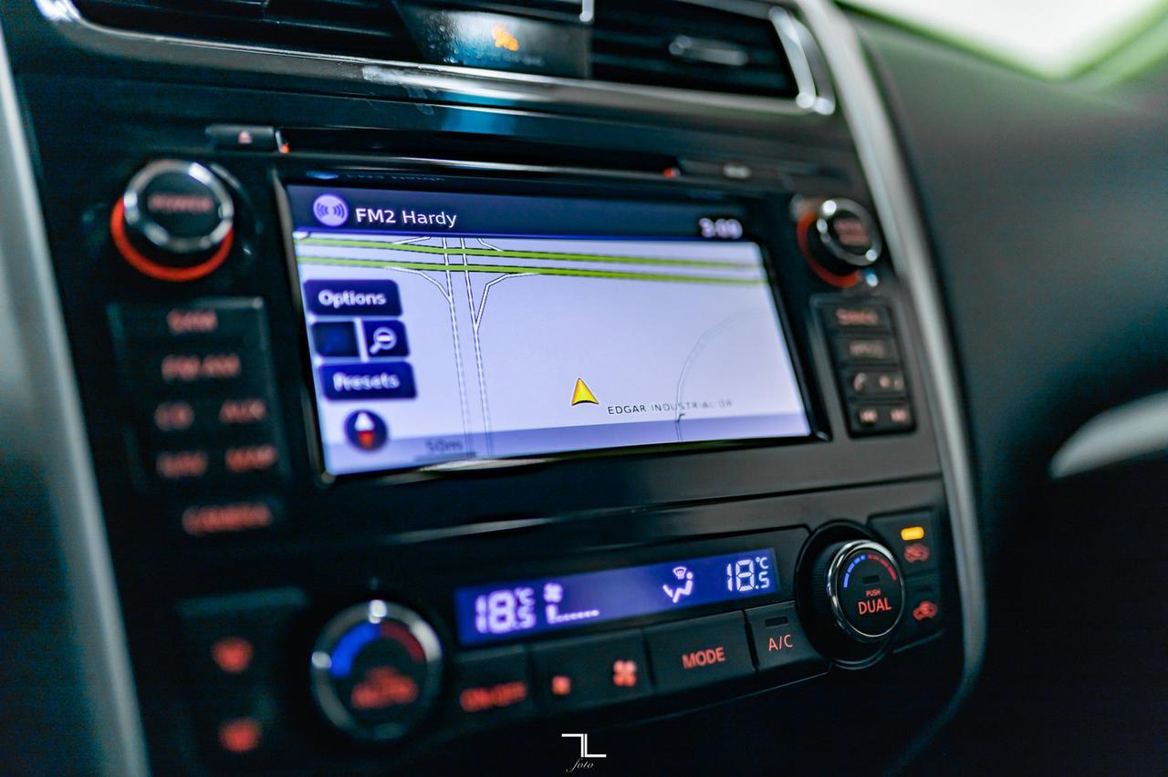 2014 Nissan Altima SL Leather Roof Nav BCam Red Deer AB