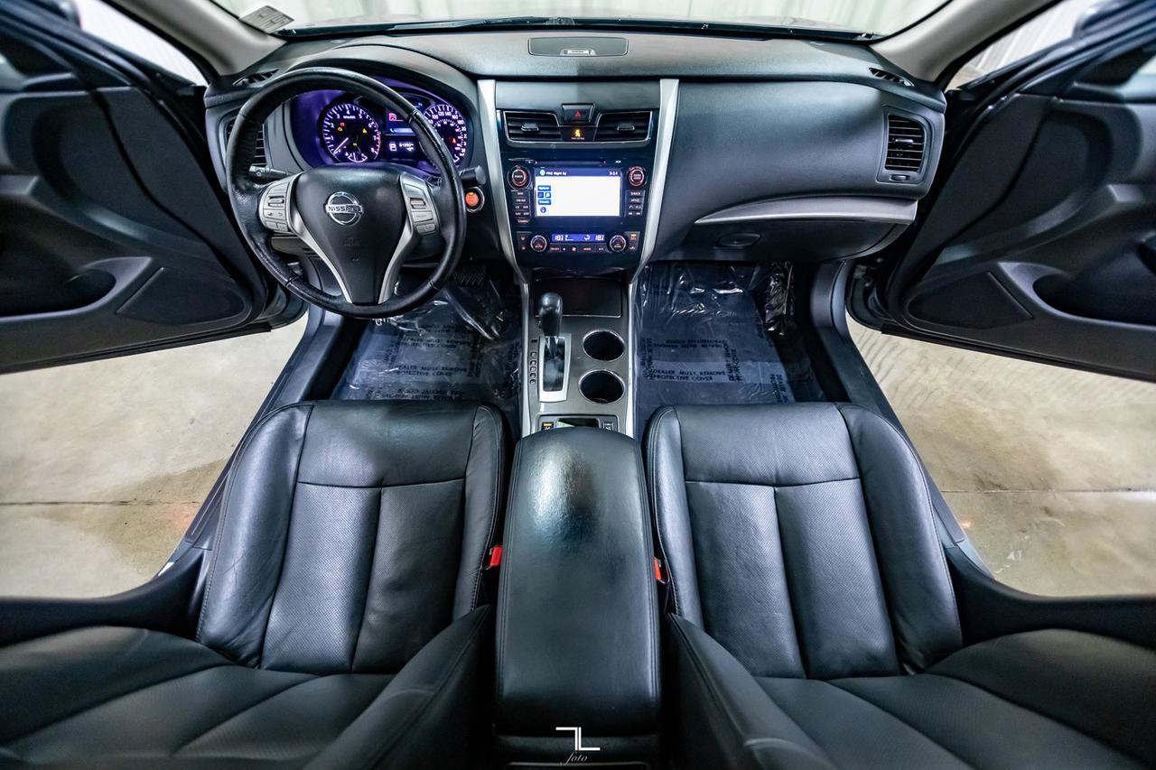 2014 Nissan Altima SL Leather Roof Nav BCam Red Deer AB
