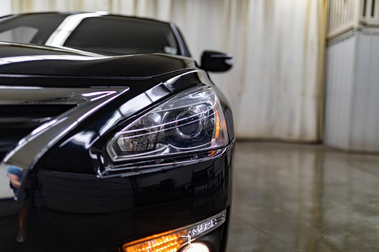 2014 Nissan Altima SL Leather Roof Nav BCam Red Deer AB