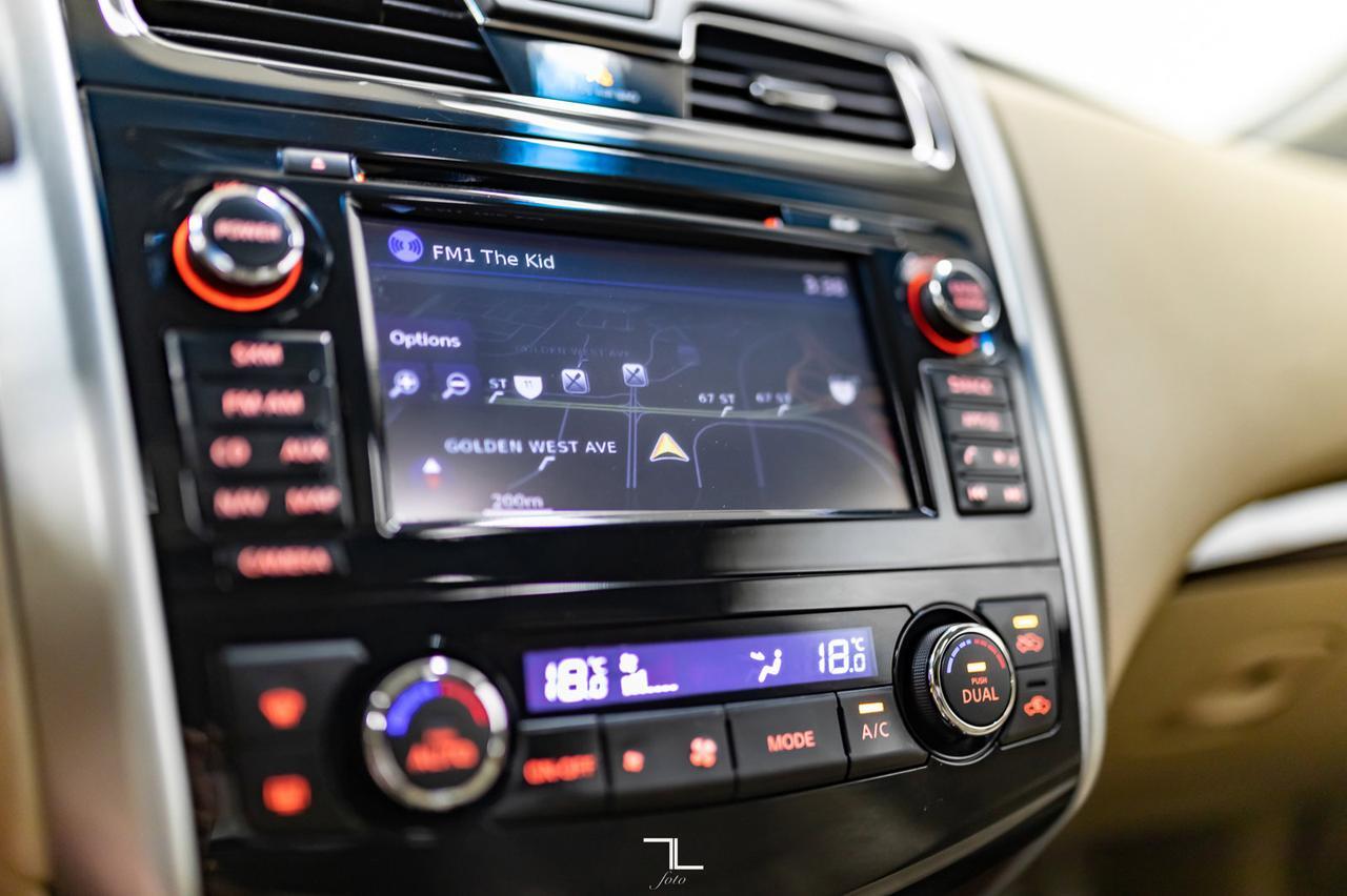 2014 Nissan Altima SL Leather Roof Nav BCam Red Deer AB