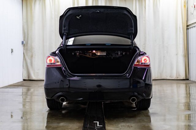 2014 Nissan Altima SL Leather Roof Nav BCam Red Deer AB