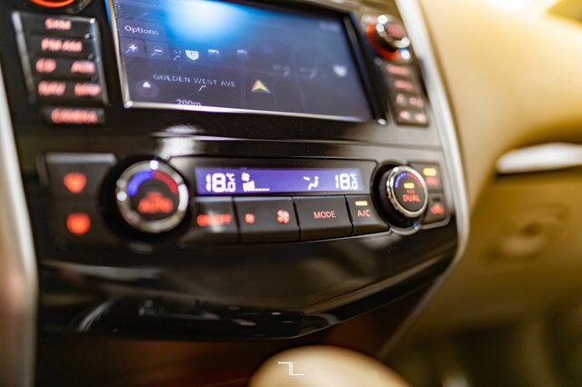 2014 Nissan Altima SL Leather Roof Nav BCam Red Deer AB