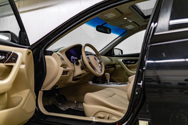 2014 Nissan Altima SL Leather Roof Nav BCam Red Deer AB