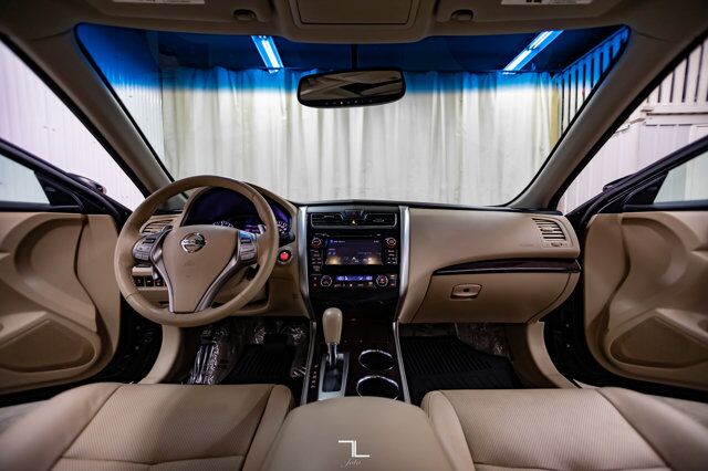 2014 Nissan Altima SL Leather Roof Nav BCam Red Deer AB