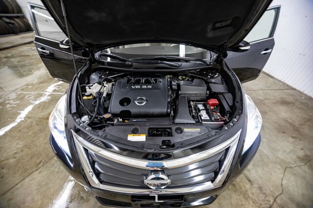 2014 Nissan Altima SL Leather Roof Nav BCam Red Deer AB