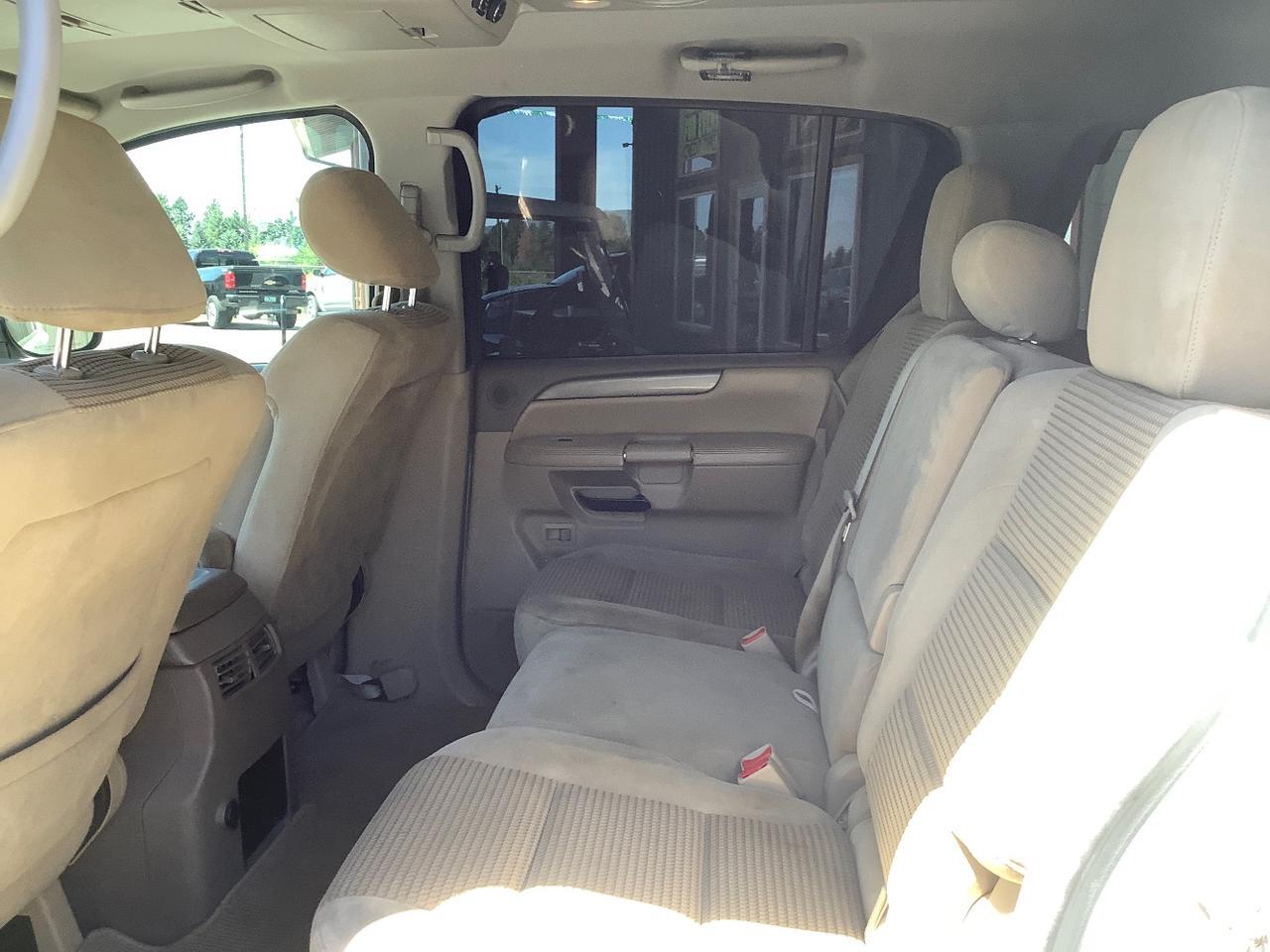 2014 Nissan Armada SV Hayden ID