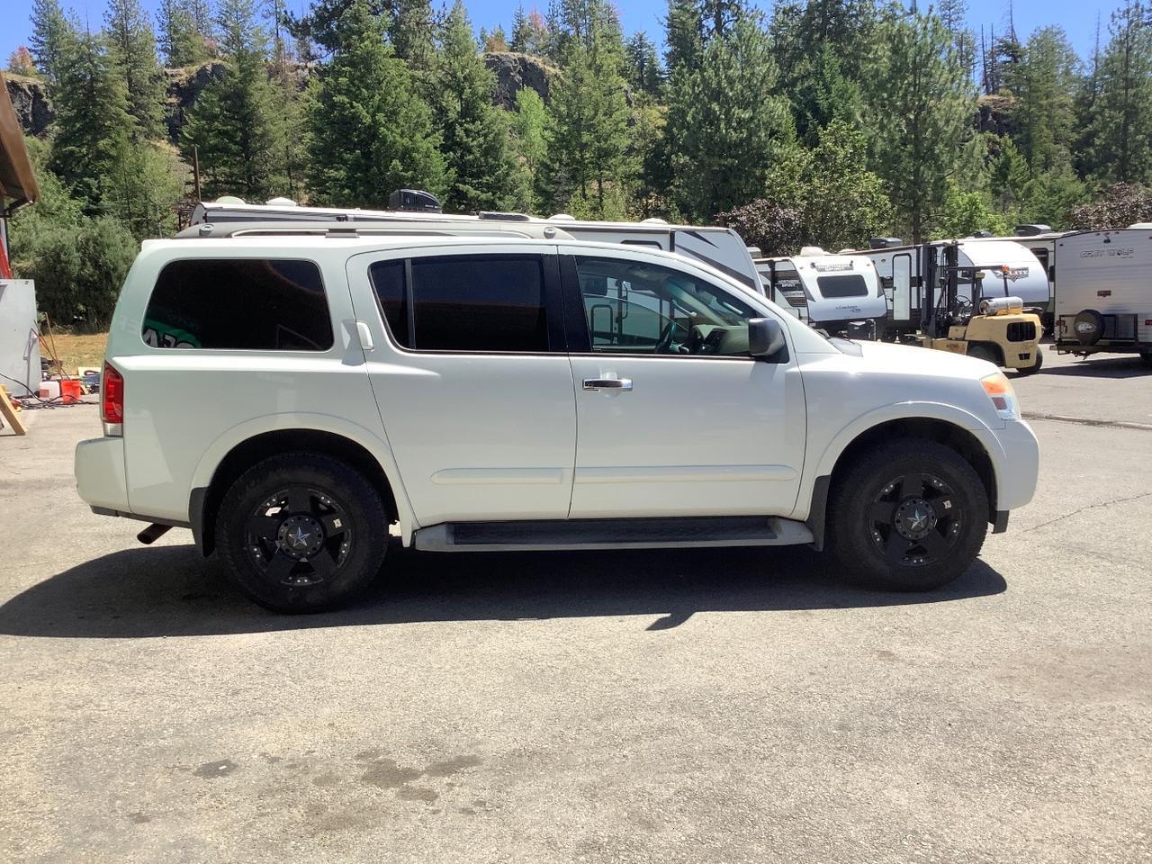2014 Nissan Armada SV Hayden ID