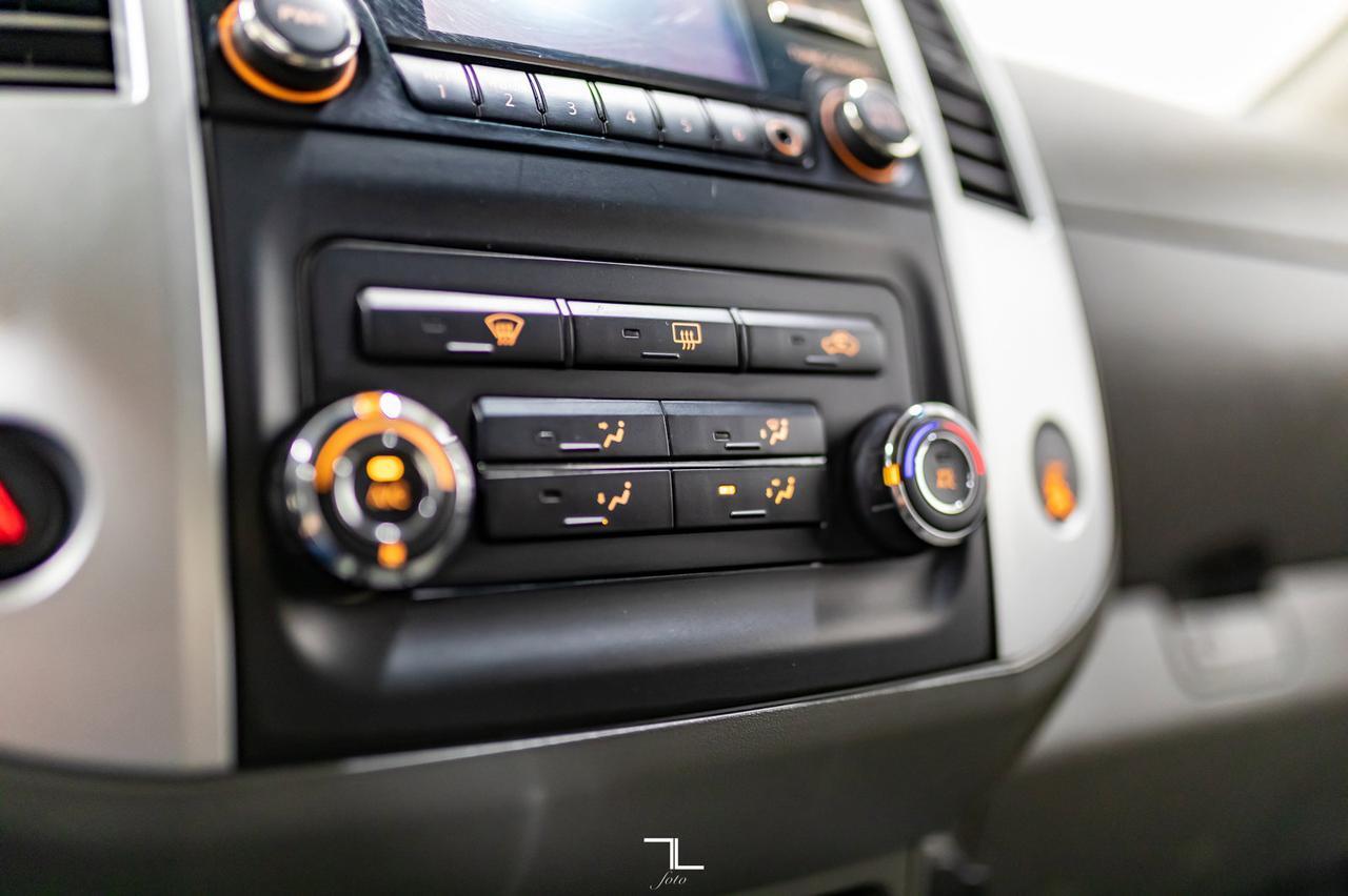 2014 Nissan Frontier 4x4 Crew Cab SV Red Deer AB