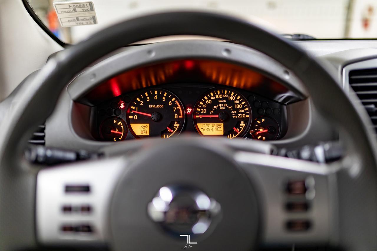 2014 Nissan Frontier 4x4 Crew Cab SV Red Deer AB