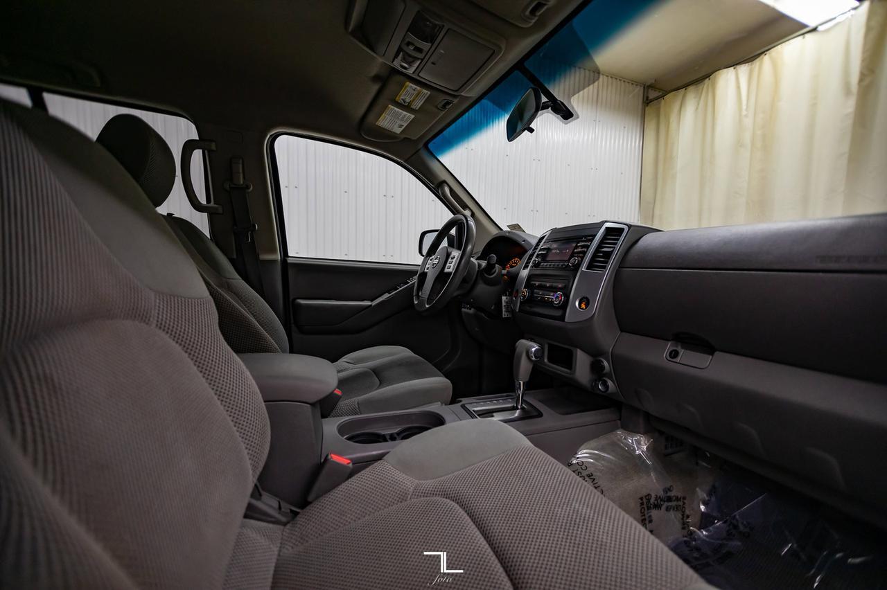 2014 Nissan Frontier 4x4 Crew Cab SV Red Deer AB