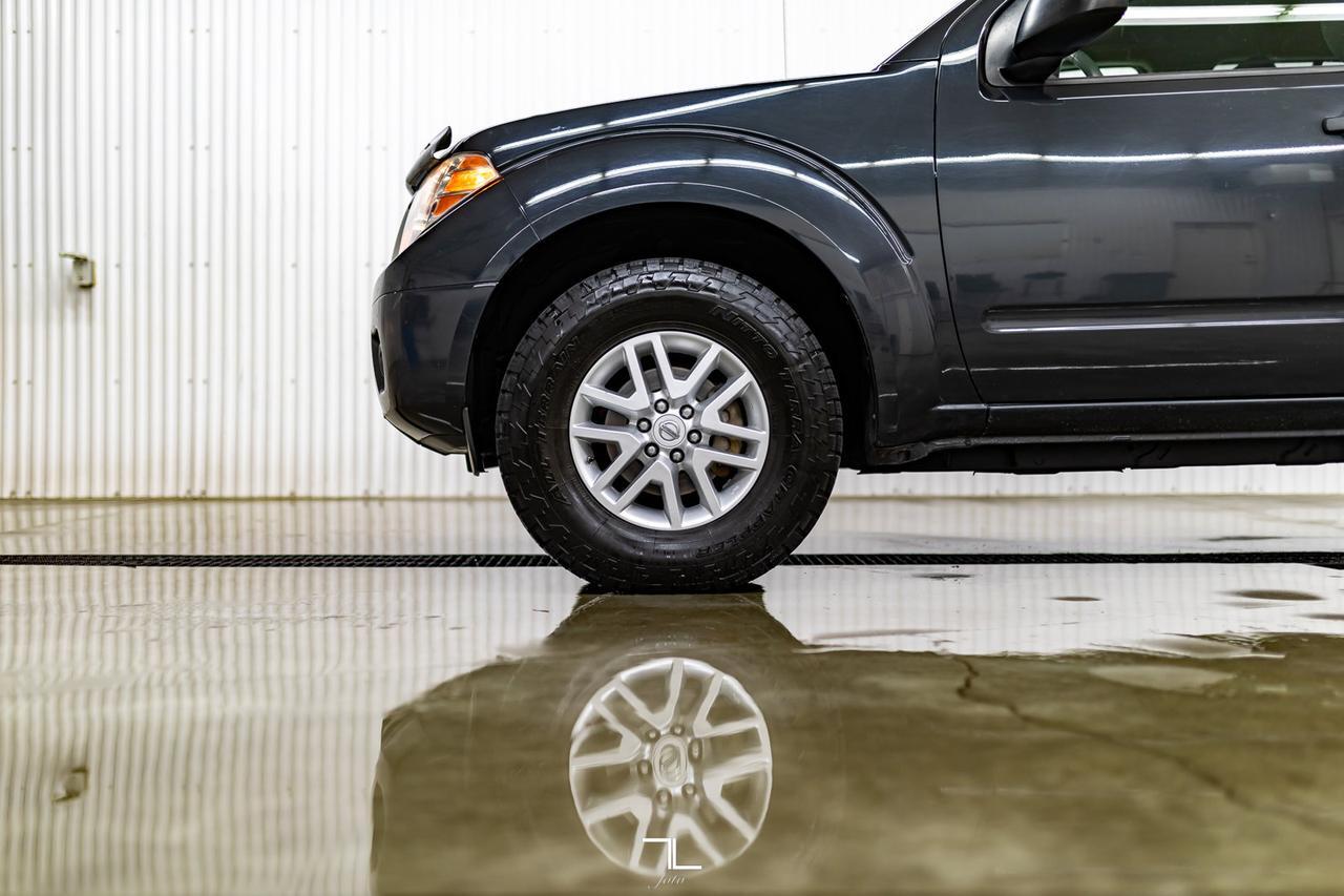2014 Nissan Frontier 4x4 Crew Cab SV Red Deer AB
