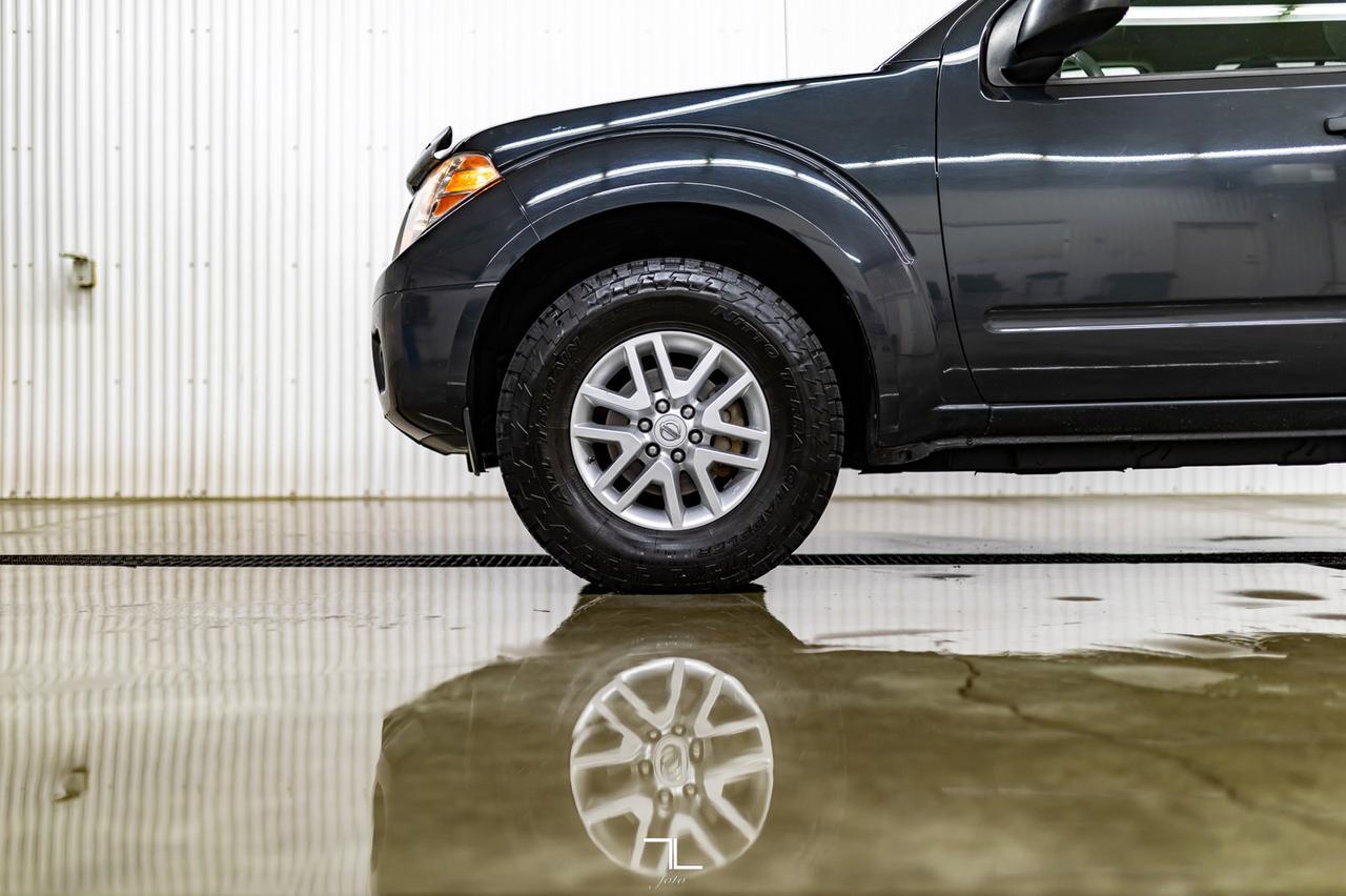 2014 Nissan Frontier 4x4 Crew Cab SV Red Deer AB