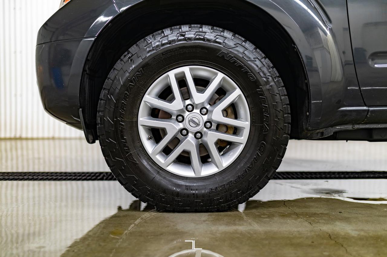 2014 Nissan Frontier 4x4 Crew Cab SV Red Deer AB