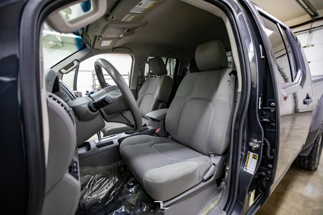 2014 Nissan Frontier 4x4 Crew Cab SV Red Deer AB