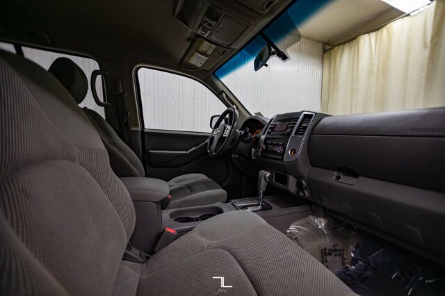 2014 Nissan Frontier 4x4 Crew Cab SV Red Deer AB