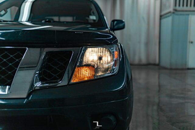 2014 Nissan Frontier 4x4 Crew Cab SV Red Deer AB