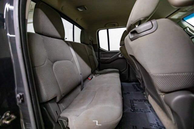 2014 Nissan Frontier 4x4 Crew Cab SV Red Deer AB