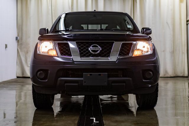 2014 Nissan Frontier 4x4 Crew Cab SV Red Deer AB