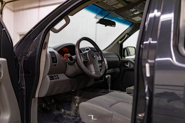 2014 Nissan Frontier 4x4 Crew Cab SV Red Deer AB